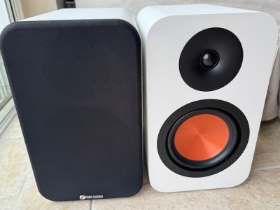 speakers-one-grill-on-one-off-if-qaccoustics-had-an-affair-with-klipsch.jpg